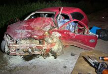 Colisão frontal na BR-365 deixa quatro mortos e dois feridos próximo ao trevo de Coromandel