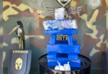 Mulher com mala de drogas pega carona com policial e acaba presa