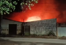 Incêndio de grandes proporções em fábrica de Monte Carmelo